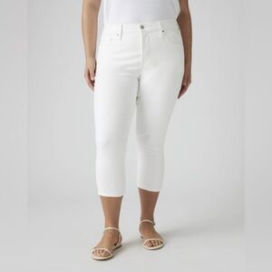Levi’s 311 Shaping Skinny Capri Women’s White Jeans Size 16W
